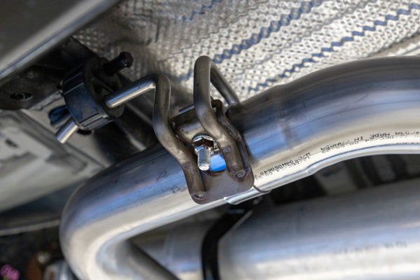 MBRP S5325AL Armor Lite 3 Inch Pre-Axle Turndown Aluminized Steel.